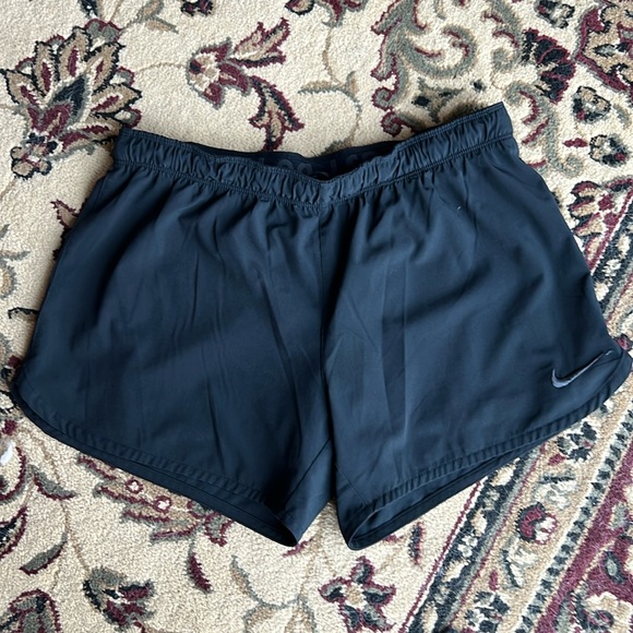 Nike shorts - Picture 1 of 5